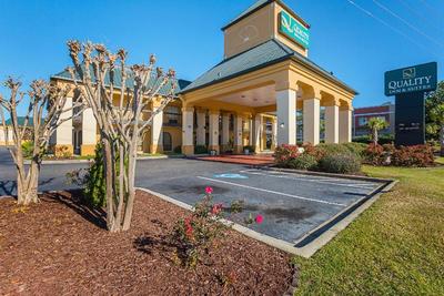 Quality Inn & Suites Civic Center