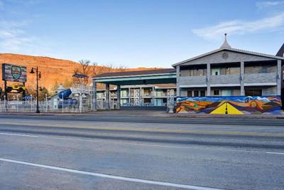 Expedition Lodge