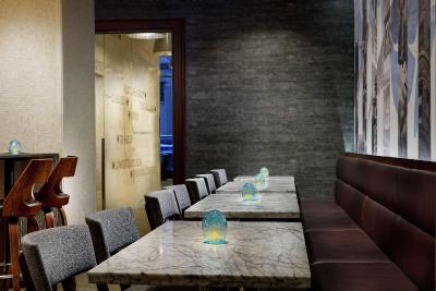 Distrikt Hotel New York City, Tapestry Collection