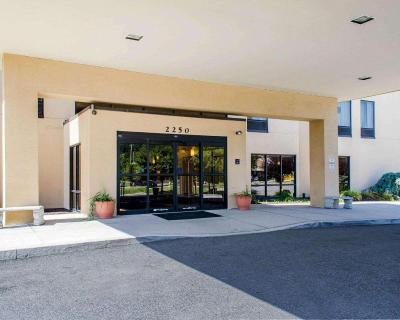Comfort Inn & Suites York Area