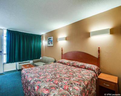 Econo Lodge Civic Center