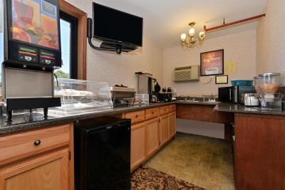 Econo Lodge Milan TN