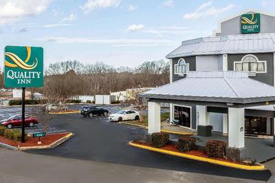 Quality Inn & Suites ( Salisbury)