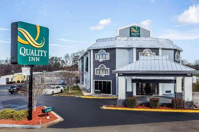 Quality Inn & Suites ( Salisbury)