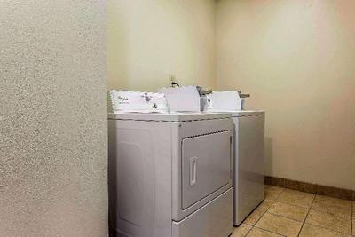 Quality Inn & Suites ( Salisbury)