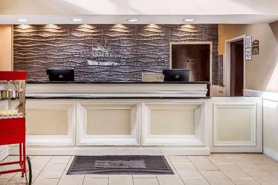 Quality Inn & Suites ( Salisbury)