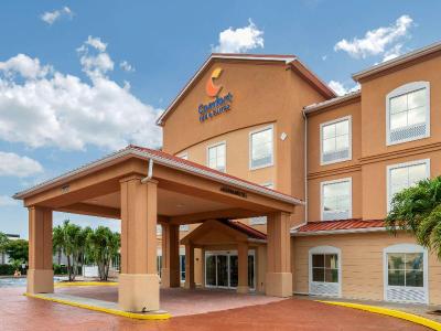 Comfort Inn & Suites Airport Fort Myers