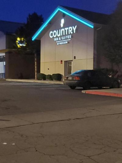 Country Inn & Suites by Radisson Bend OR