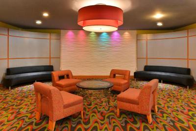 Comfort Suites At Virginia Center Commons