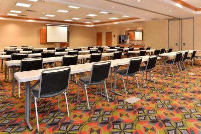 Comfort Suites At Virginia Center Commons