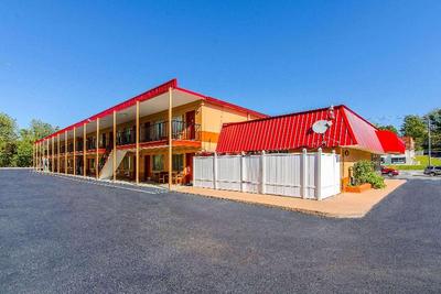 Econo Lodge Near Motor Speedway