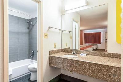 Motel 6 San Antonio, TX - South WW White Rd