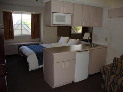 Econo Lodge & Suites Lewisville Area