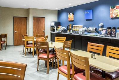 Econo Lodge Ankeny- Des Moines