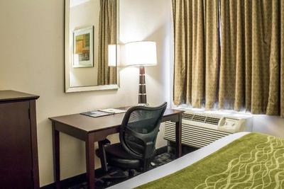 Econo Lodge Ankeny- Des Moines