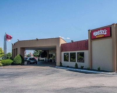 Clarion Inn & Suites Airport Murfreesboro