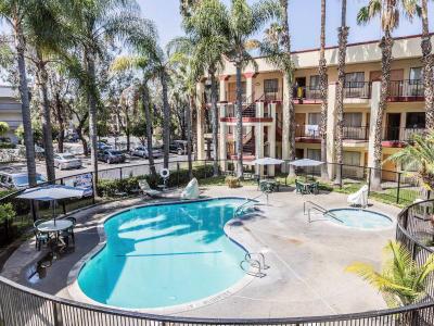 Comfort Inn & Suites Orange County John Wayne Airp