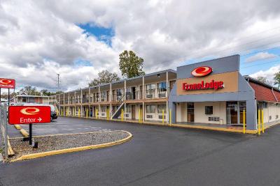 Econo Lodge North