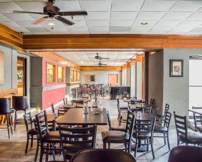 Quality Inn & Suites Pensacola Bayview