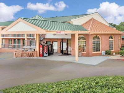 Econo Lodge Acworth