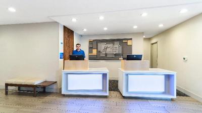 Holiday Inn Express and Suites Dinuba West