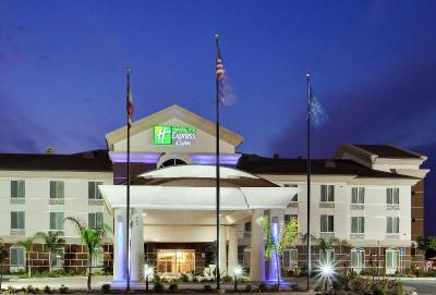 Holiday Inn Express and Suites Dinuba West