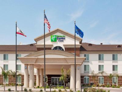 Holiday Inn Express and Suites Dinuba West