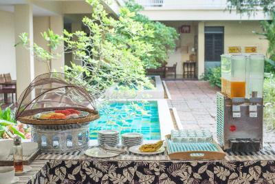 Feung Nakorn Balcony Rooms & Cafe