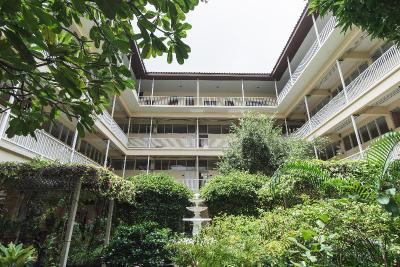 Feung Nakorn Balcony Rooms & Cafe
