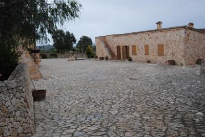 Hotel Rural Es Riquers