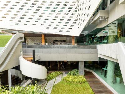Lit Bangkok Hotel