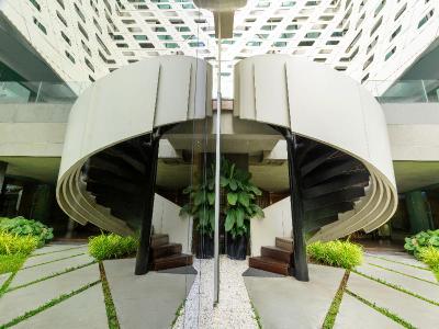 Lit Bangkok Hotel