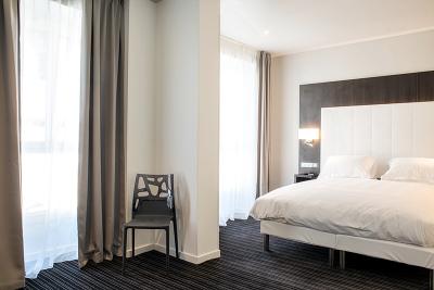 64 Nice Hotel
