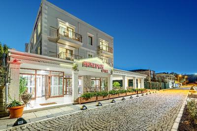 Hanedan Hotel
