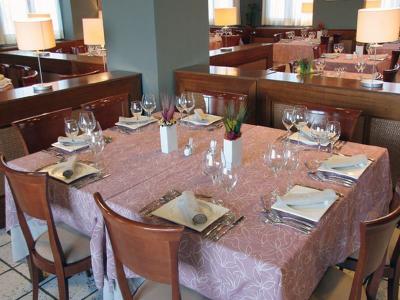 El Tollo Hotel Restaurante