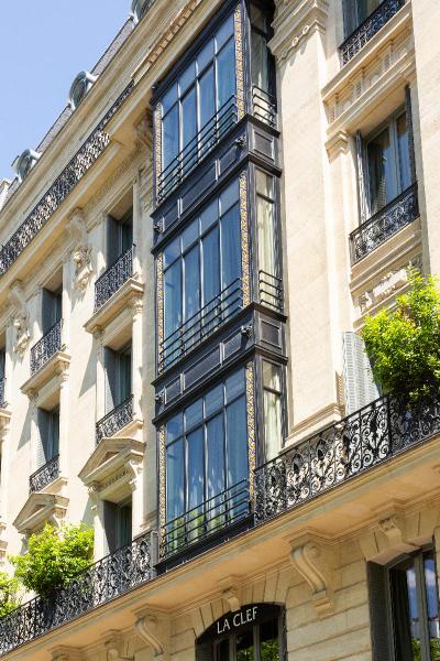 La Clef Tour Eiffel Paris by The Crest Collection