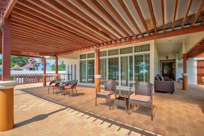 Palm Beach Resort & Hotel