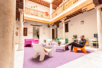 White Nest Hostel Granada