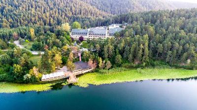 Grand Abant Hotel (Buyuk Abant Hotel)