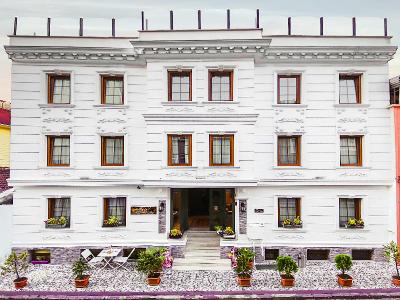Mari Time Hotel