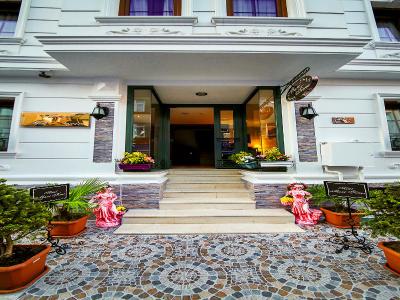 Mari Time Hotel