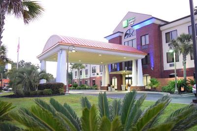 Holiday Inn Express & Suites Pensacola