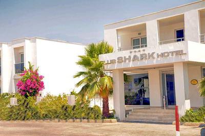 Club Hotel Shark