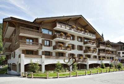 Au Coeur Du Village Hotel