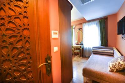 Merial Hotel