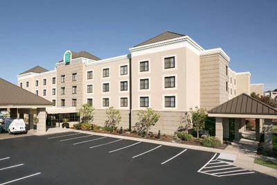 Embassy Suites by Hilton Cleveland Beachwood