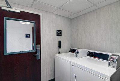 Hampton Inn & Suites by Hilton Syracuse Dewitt