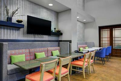 Hampton Inn & Suites by Hilton Syracuse Dewitt