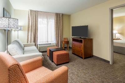 Homewood Suites Riverport Airport West