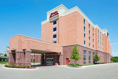 Hampton Inn & Suites Detroit/Airport-Romulus